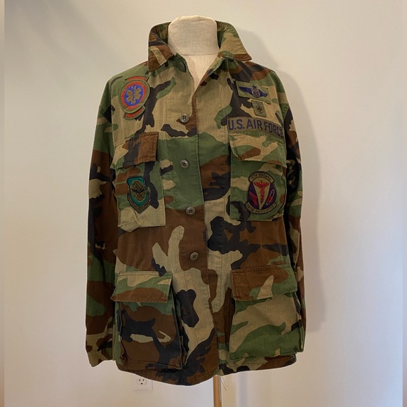 US Air Force Camouflage Mens Jacket w Patches / Woodland Camo / Size Medium - Picture 1 of 16